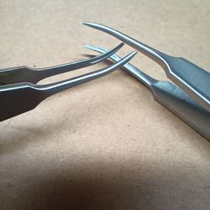 Pinzas de Implante Capilar FUE de Acero Inoxidable de Grado Profesional MEDZORA SURGICAL, Instrumento Curvo para Colocación Precisa de Injertos - Product Image 4