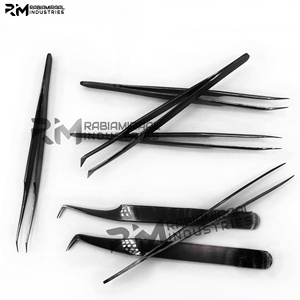 แหนบต่อขนตา RMI Professional Matte Black Plasma สีดำด้าน สแตนเลสสตีล พร้อมโลโก้สั่งทำ ปลายโค้งสำหรับต่อขนตาแบบ Volume และไฟเบอร์ - Product Image 4