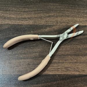 คีมต่อผมสแตนเลสเคลือบสีเบจแบบมืออาชีพ 1 รู พร้อมด้ามจับกันลื่น สำหรับต่อผมแท้แบบ Remy รูขนาด 3 มม. - Product Image 3