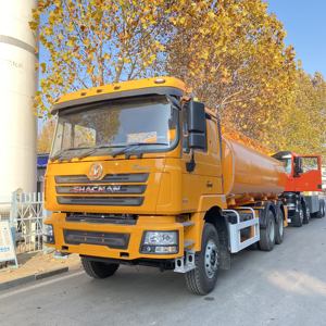 Camion-citerne à carburant de petite capacité en promotion, véhicule de transport de diesel 4x2, camion-citerne mobile de livraison de carburant, prix abordable - Product Image 1