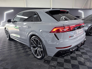 Nouvelle Audi RSQ8 Turbo 4.0L TFSI Quattro 640 CV SUV 2025 Sièges en cuir Toit ouvrant panoramique Phares LED R20 Gauche Foncé - Product Image 3