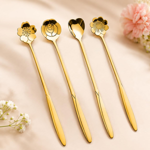 Juego de 4 Cucharas de Café con Diseño Floral Dorado de Lujo, Cucharas de Té con Acabado Dorado Premium para Café, Té, Espresso y Hogar - Product Image 1