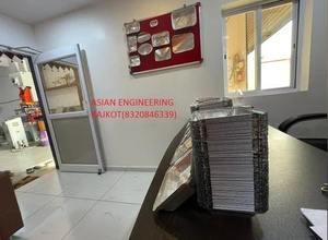 Prensa Industrial de Alta Velocidad para Producción de Bandejas de Alimentos Plateadas, 440V, Cuatro Cavidades, Máquina Automática para Fabricar Contenedores de Papel de Aluminio, 60 PPM - Product Image 2