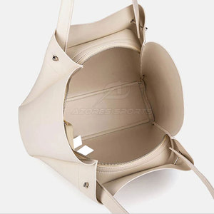 Sac à main élégant en cuir véritable pour femme avec fermeture éclair, sac à bandoulière tendance au design élégant pour un usage quotidien - Product Image 4