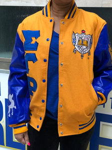 เสื้อฮู้ดผ้าฝ้ายคุณภาพสูง Sigma Gamma Rho สำหรับฤดูหนาว ปักโลโก้ตามสั่ง สำหรับสตรี ทรงปกติ - Product Image 1