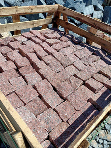 Adoquines Cúbicos de Granito Rojo, Adoquines Naturales para Caminos, Entradas, Patios y Exteriores - Product Image 4