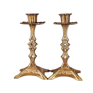 Portavelas Elegante para el Hogar, Diseño Personalizado con Aspecto Atractivo, Juego de 2 Portavelas de Metal - Product Image 1