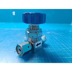 Vanne à diaphragme pneumatique KITZ-SCT 316L 10K-1/4 EP KD 08024360, utilisée comme pièce détachée pour équipement semi-conducteur Legacy - Product Image 4