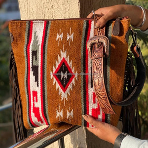 Meilleure vente couverture de selle usinée à la main sac à bandoulière en cuir véritable pour femmes bandoulière usinée occidentale dissimuler sac à main de transport - Product Image 5