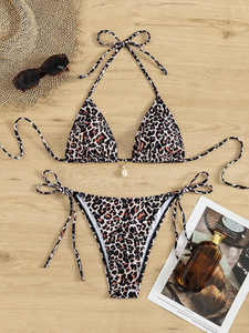 ชุดว่ายน้ำบิกินี่ลายดอกไม้สำหรับผู้หญิง ดีไซน์เซ็กซี่แบบสองชิ้น คอวี ผูกด้านหลัง กางเกงเอวต่ำ - Product Image 4