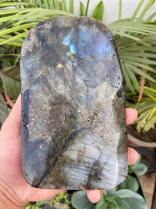 Statue de Manjushri en labradorite sculptée à la main, 6,25 pouces, Bodhisattva bouddhiste, divinité de la sagesse, cristal à reflets bleus, décoration d'autel, vente en gros - Product Image 6