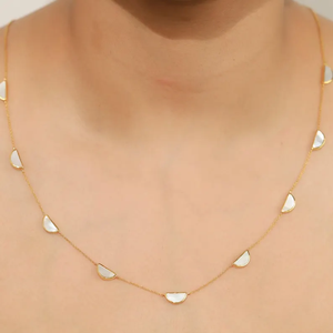 Élégant Collier de Fiançailles en Or 18K avec Nacre 8.57CT Forme D MOP 9 Demi-Cercle, Pendentif de Mariage Personnalisé, Bijou - Product Image 3