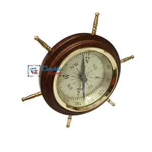 Brújula Náutica Vintage de Latón Chapado en Oro Hecha a Mano con Diseño de Timón de Barco de Madera, 7.5cm de Diámetro, para Orientación, Regalo de Año Nuevo - Product Image 2