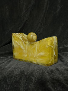Pochette de soirée de luxe en résine jaune faite à la main, au design organique sculpté, accessoire de soirée tendance pour fêtes, mariages et sacs de créateurs - Product Image 3