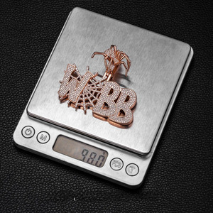 Colgante de Plata 925 con Baño de Oro Rosa y Moissanita, Letra WBB con Dije de Araña, Estilo Hiphop, Joyería Unisex - Product Image 5