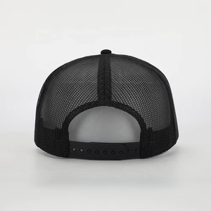 Casquette de sport personnalisée 5 panneaux en gros, broderie de logo de haute qualité, coton noir, patch en cuir, casquette trucker classique - Product Image 3