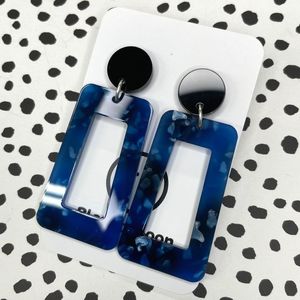 Boucles d'oreilles à clip en résine faites à la main par des artisans pour femmes, bijoux de fête tendance et colorés, design classique - Product Image 6