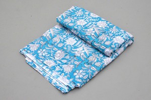 Tela 100% Algodón Suave y Puro con Estampado Floral para Ropa - Túnica India para Vestidos, Cortinas, Ropa de Dormir, Juguetes, Ligera - Product Image 3