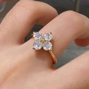 Anillo floral de lujo con diamante cultivado en laboratorio de corte redondo para mujer, anillo de cuatro piedras de oro macizo de 14k, regalo de promesa para novias - Product Image 5