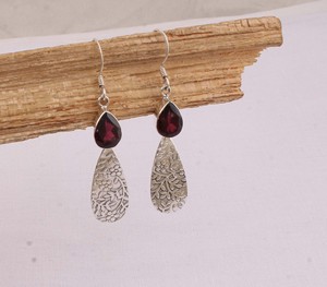 Pendientes de Granate Rojo Natural, Plata de Ley 925, Fabricante de Joyería, Venta al por Mayor, Pendientes de Piedras Preciosas Rojo Intenso para Mujer, Joyería Fina - Product Image 4