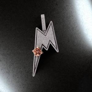 Colgante de Plata 925 con Moissanita Estilo Hip Hop, Diseño de Rayo y Rosa, Bañado en Rodio, Joyería Personalizada con Nombre - Product Image 2
