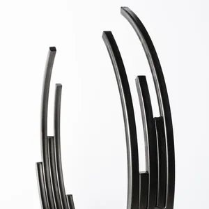 Sculpture Métallique Contemporaine Faite à la Main : Accent Design Élégant pour Projets de Décoration Intérieure Résidentielle Sophistiquée Mondiale - Product Image 3
