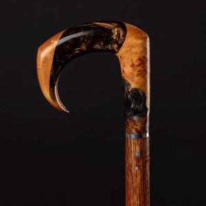 Bastón de Madera Elegante y Resistente para Apoyo a la Movilidad de Personas Mayores en Interiores - Product Image 2