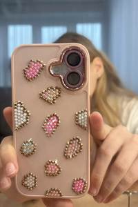 Étui de téléphone rose fait main avec embellissements en perles et strass, forme rectangulaire, thème amour, matériau textile - Product Image 1