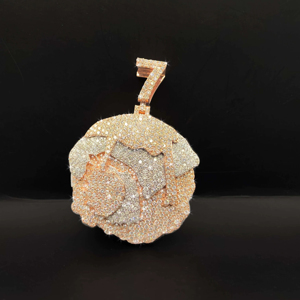 Pendentif Premium en Alliage Givré Diamanté, Style Hip Hop Chrétien, Prestige Urbain, Modèle Roi - Product Image 1