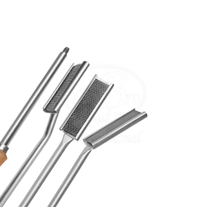 ชุดเครื่องมือขูดฟันม้า 4 ชิ้น ทำจากสแตนเลส ขนาด 20 นิ้ว หัวตรงและหัวงอ ด้ามจับไม้ - Product Image 1