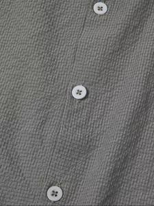 Camisa de Hombre con Hombros Caídos, Manga Corta, Color Sólido, Corte Holgado con Cuello Camisero, Estilo Vintage para Uso Casual en Vacaciones - Product Image 5