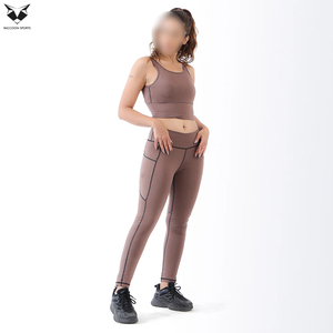 Conjunto Deportivo de Alta Calidad para Mujer, Brasier Sin Costuras y Leggings, Conjunto de Yoga de 2 Piezas, Brasier Push-Up y Leggings con Control de Abdomen - Product Image 3