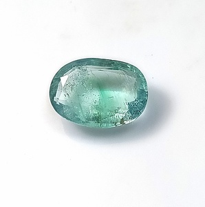 Émeraude naturelle verte nigériane de 2,65 carats, taille ovale, facettée, pierre précieuse non montée avec effet optique lumineux et taille calibrée - Product Image 1