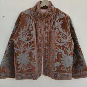 Wholesale Handmade Embroidered <b>Velvet</b> Suzani Boho <b>Quilted</b> Cotton Breathable Winter Button Machine Embroidery Reversible Thick - Product Image 5
