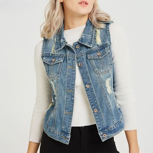 Veste en jean pour femmes en gros avec poches à rabat pour les marques de mode indépendantes avec options d'étiquettes personnalisées - Product Image 4