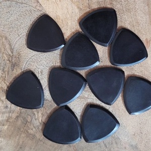 Plectres en corne de buffle naturelle, conçus pour une utilisation longue durée sur guitare, plectres en corne de bœuf de formes personnalisées et finition naturelle - Product Image 2
