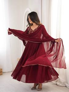 Robe de soirée/mariage fourreau longueur cheville pour femme en faux mousseline naturelle, avec travail artisanal, infroissable et séchage rapide - Product Image 5