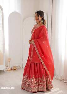 Dernière collection de tenues indiennes de créateurs, en soie Simmer, avec broderies de fils et de sequins, ensemble Lehenga Choli et Dupatta, fabriqué en Inde. - Product Image 5