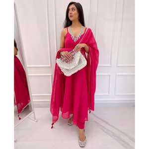 ชุดราตรีที่สวยงามสำหรับชุดปาร์ตี้กับ dupatta รวม - Product Image 1