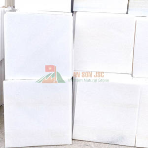 Carreaux de marbre blanc pur naturel, finition polie de luxe, pour revêtement de sol et pavage, idéal pour la conception intérieure des hôtels, villas et complexes hôteliers. - Product Image 5