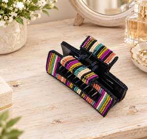 Pince à cheveux artisanale à carreaux noirs et blancs ornée de perles de rocaille et de perles de verre, accessoires pour cheveux pour femmes - Product Image 3