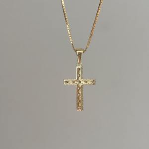 Pendentif Croix en Moissanite Artisanale de Qualité Supérieure avec Diamants Scintillants – Bijou Intemporel de Foi pour Elle – Disponible à la Vente - Product Image 2
