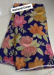 ผ้าเครปธรรมชาติแท้ ดีไซน์หรูหราสไตล์ชาติพันธุ์  ลายดอกกุหลาบและดอกดาวเรืองขนาดใหญ่ สีชมพูอมเทาและสีส้มไหม้ - Product Image 2