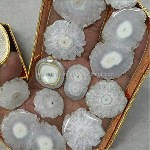 Cabochons de quartz solaire 100% naturels de qualité supérieure, formes et tailles variées, pierres de guérison pour la fabrication de bijoux DIY, vente en gros directe usine - Product Image 4