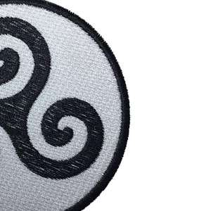 แพทช์ติดเสื้อผ้าขอบเย็บคุณภาพสูงแบบกำหนดเอง ปักลาย 3 มิติ ยาง PU ขายส่ง มีหลายขนาดและสี สำหรับหมวก ติดตั้งง่าย - Product Image 4