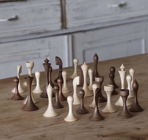 Grand Handmade Horn Chess Set Lavishly Designed Board and Exquisite Handcrafted Pieces - Product Image 4