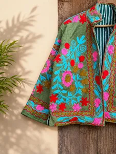 Veste en velours brodé de luxe pour femmes, motif floral, col montant, style bohème ethnique, vêtements décontractés, vêtements d'extérieur pour l'automne - Product Image 3
