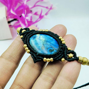 Collier ras-de-cou en macramé de labradorite fait main, vente en gros - Product Image 1