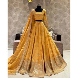 Ropa de boda de trabajo de secuencia de bordado pesado completo SSR amarillo talla XL Lehenga Choli para damas de honor e invitados - Product Image 4