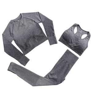 Conjunto de yoga sin costuras reversible para mujer con pantalones cortos de patrón sólido para entrenamiento físico en el gimnasio-Ropa deportiva al por mayor - Product Image 1